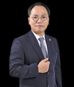 사건담당변호사 정재봉
