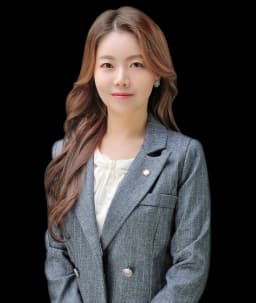 사건담당변호사 김지현