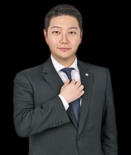 사건담당변호사 김호정