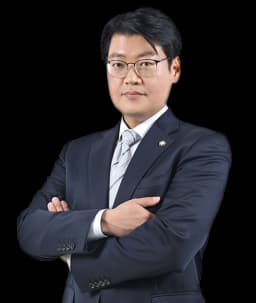 사건담당변호사 이동근