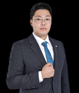 사건담당변호사 정우영