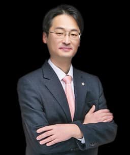 사건담당변호사 최성호