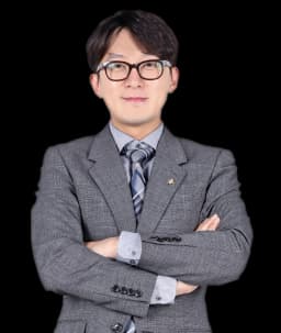 사건담당변호사 최용환