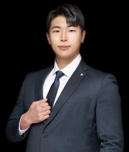 사건담당변호사 김석균