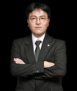 사건담당변호사 김현수