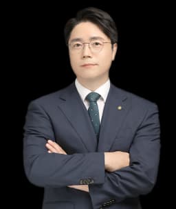 사건담당변호사 이기준